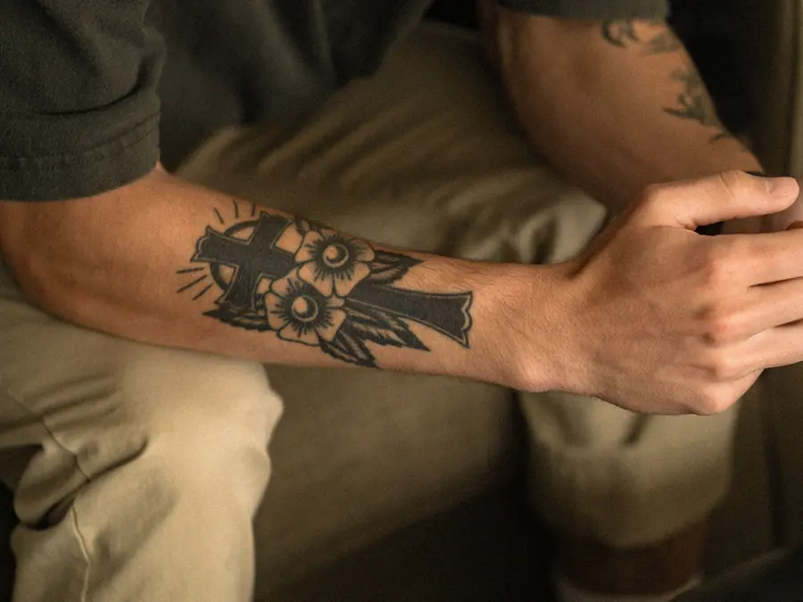 Tatuaggi e peccato: un segno sulla pelle nato per devozione è compatibile con la fede?