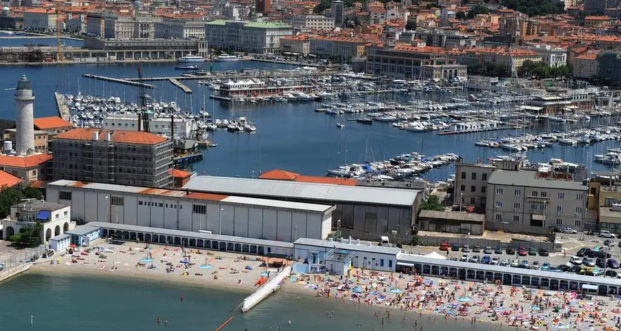 A Trieste c’è una spiaggia separata per uomini e donne: segregazione o spazio di libertà?