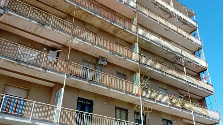 È tornata a casa Maria Luce, la bimba di Catanzaro volata dal balcone con la mamma e i fratellini