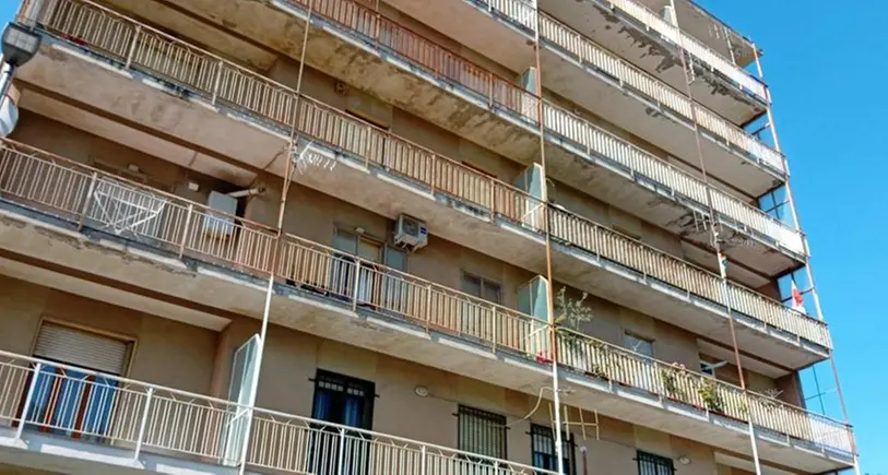 È tornata a casa Maria Luce, la bimba di Catanzaro volata dal balcone con la mamma e i fratellini
