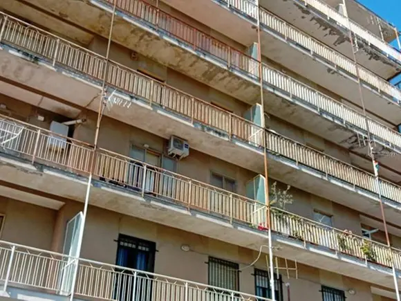 È tornata a casa Maria Luce, la bimba di Catanzaro volata dal balcone con la mamma e i fratellini