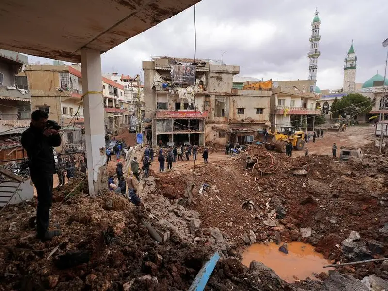 Beirut come Gaza, attacchi di Israele provocano 300 morti e 500 mila sfollati. Colpita base Unifil