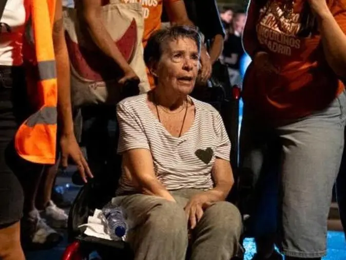 É morta Maricarmen, l’anziana sfrattata per cui sono iniziate le proteste in Spagna