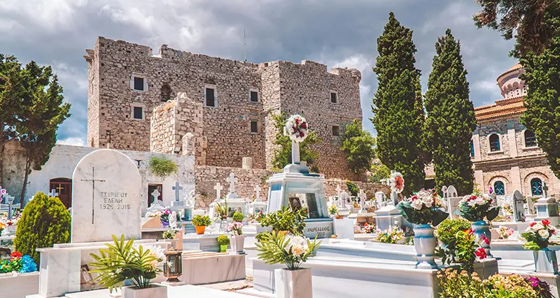 «Anch’io, figlia della custode del cimitero, ho qualcosa da dire sul video di Emma»