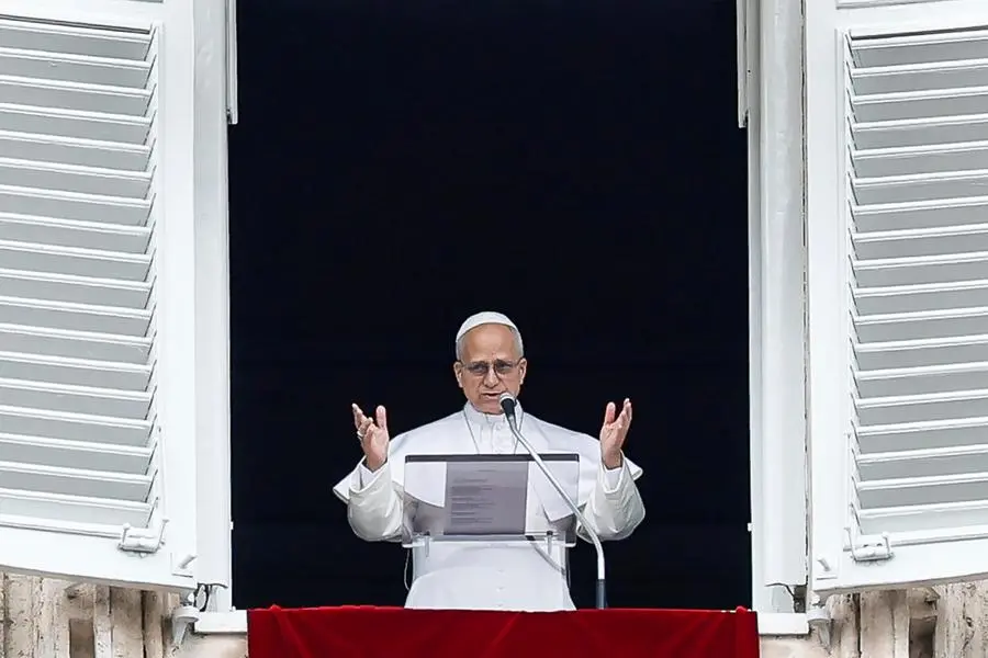 Papa Leono durante la recita dell\\'Angelus , ANSA
