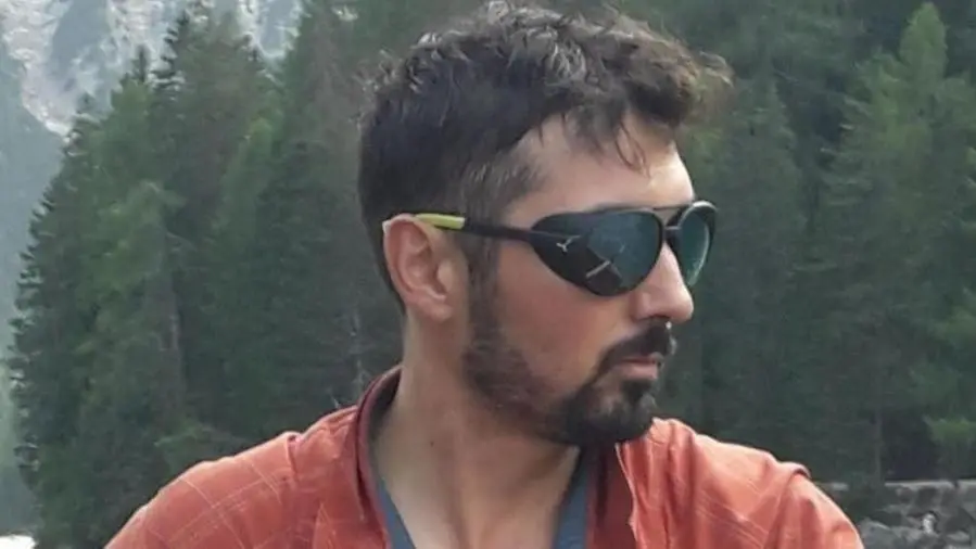 Non un duello d'amore, ma un possesso: cosa ci deve insegnare la morte del “buon Samaritano” Federico Venco