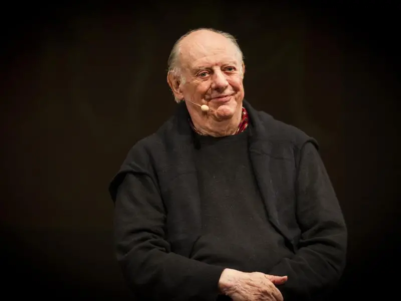 Dario Fo, a 100 anni dalla nascita, perché rileggere “Maria alla croce”
