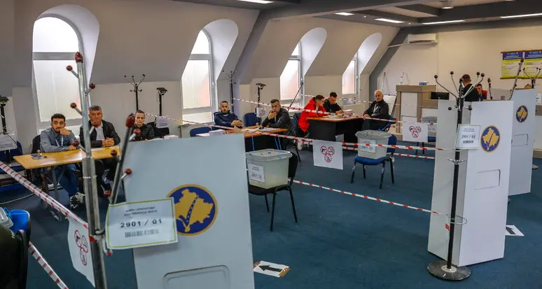 Kosovo, il voto premia Kurti ma non basta: tra stallo politico e sogno europeo