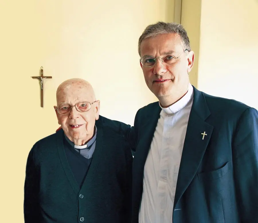 Il sacerdote esorcista con don Stefano Stimamiglio, direttore di Famiglia Cristiana.