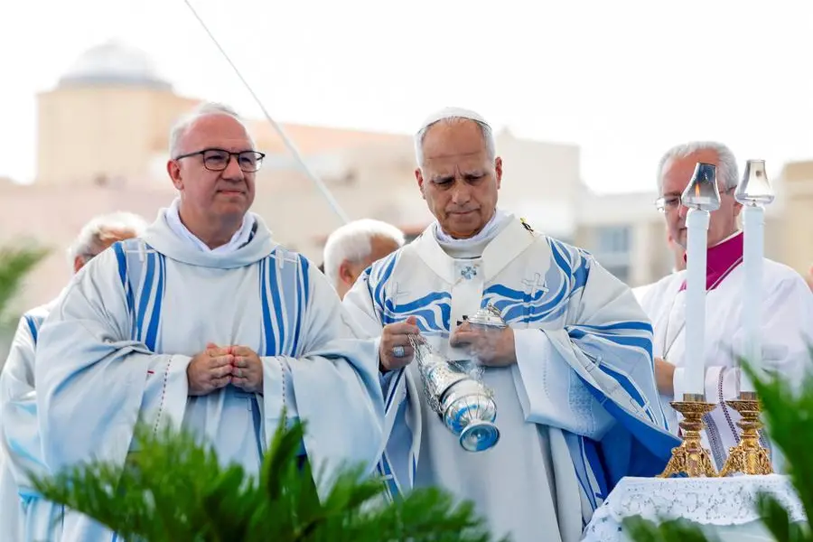 Il Papa durante la Messa celebrata a Lampedusa , REUTERS