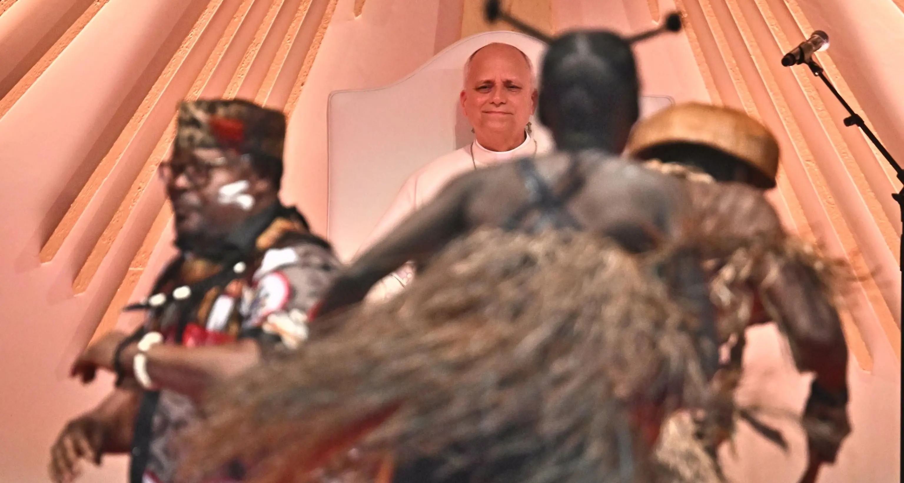 Il viaggio del Papa in Africa in due minuti e mezzo con i momenti più significativi