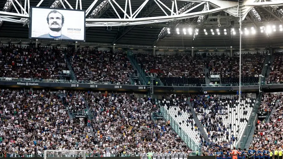Mazzola, offesa al minuto di silenzio. Quelle schiene voltate insultano anche la memoria di Scirea