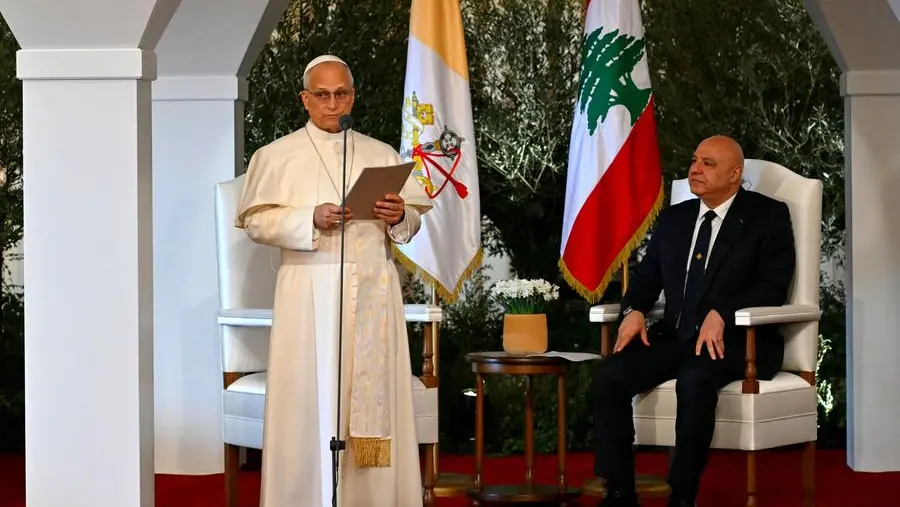 Il Papa: «La lotta armata non porta beneficio»