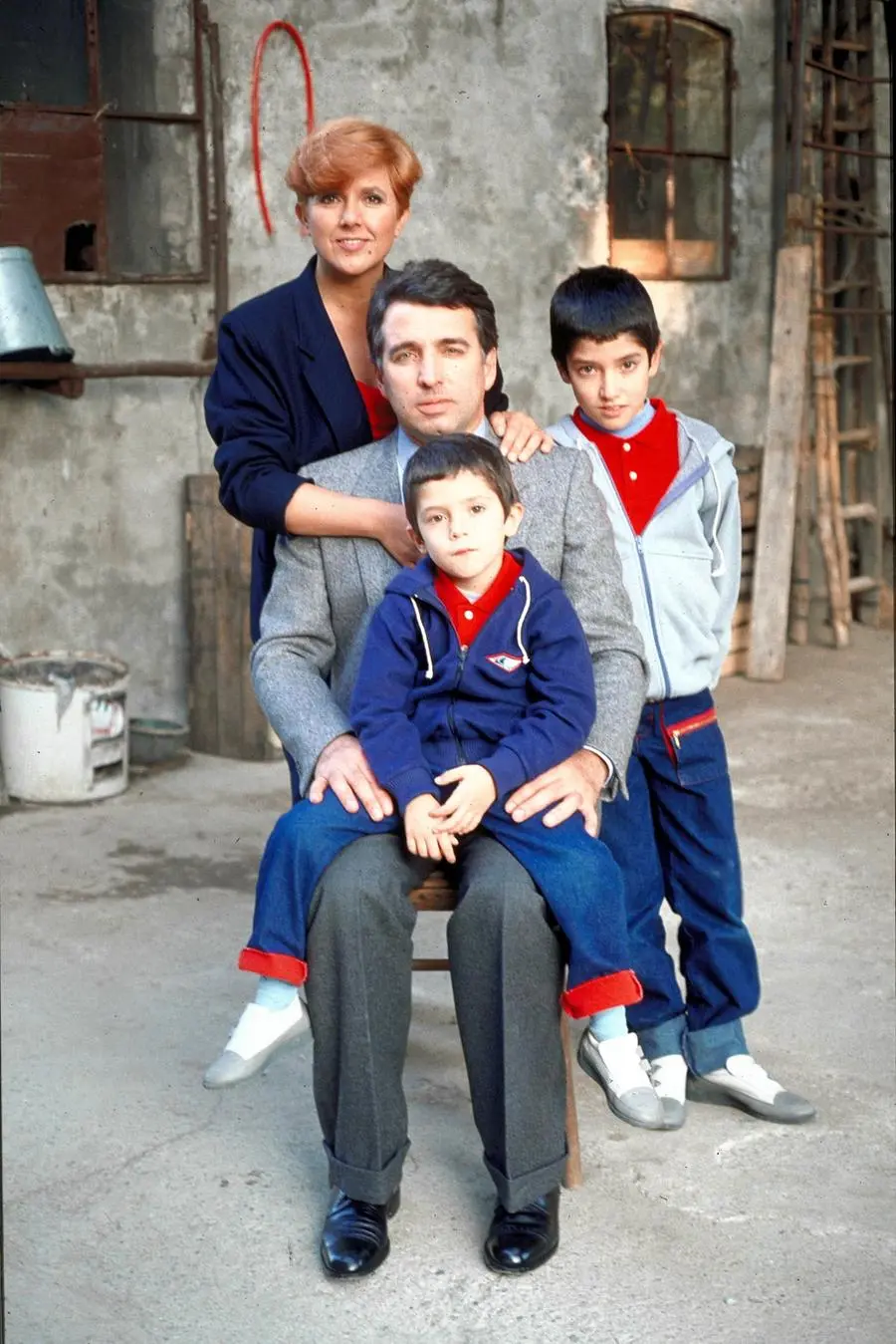 In questa foto: uno scatto di Orietta Berti con il marito Osvaldo Paterlini e i figli Omar e Otis. Nella famiglia di Orietta quasi tutti i nomi iniziano con la lettera O (Orietta, Osvaldo, Omar, Otis, Olivia, Ottavia).