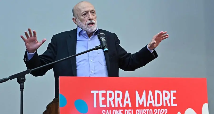 Laudato si', Petrini: «Nuovi stili di vita per salvare il mondo e chi lo abita»