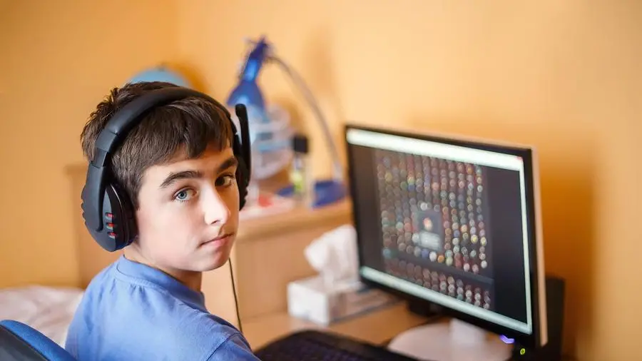 Minorenni e gioco d’azzardo: come riconoscere la dipendenza e dove chiedere aiuto