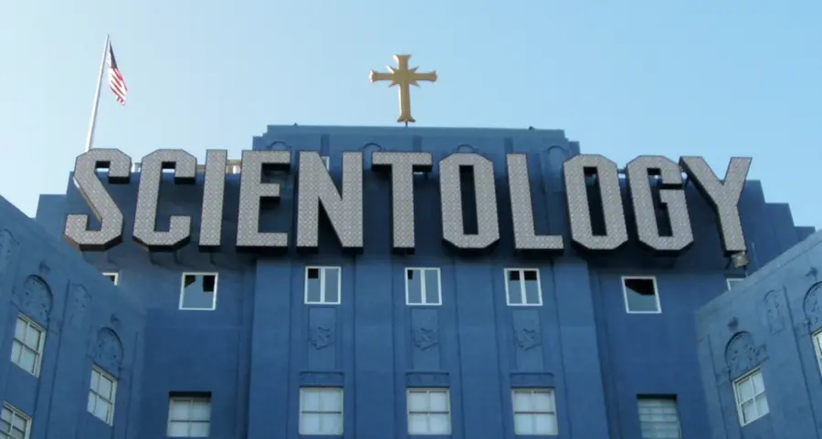 Ecco cosa succede negli Stati Uniti con il fenomeno delle incursioni “virali” dentro Scientology