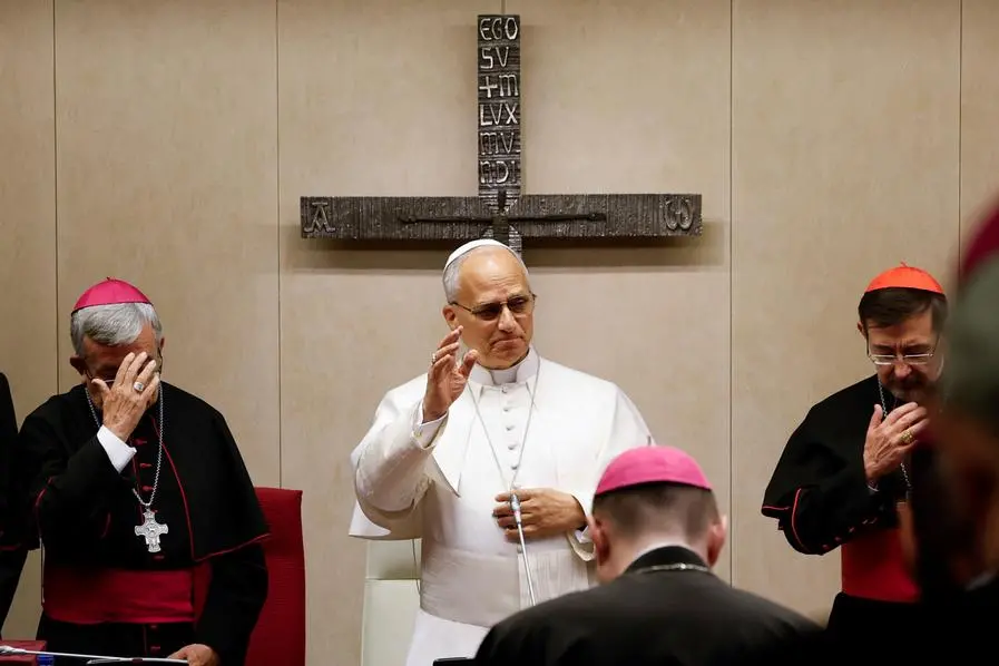 Papa Leone XIV, prima di incontrare le vittime di abusi, ha raccomandato ai vescovi spagnoli di continuare ad ascoltarle per sanare quella che \\u00E8 \"una ferita ancora aperta\" , via REUTERS