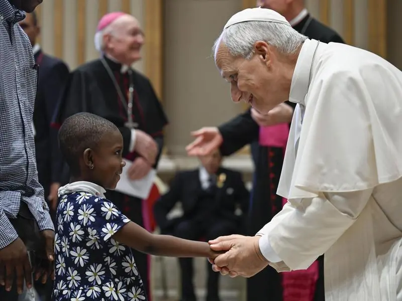 Il Papa al Gemelli, il mondo si stringe in preghiera: oggi il Rosario con il cardinale Reina