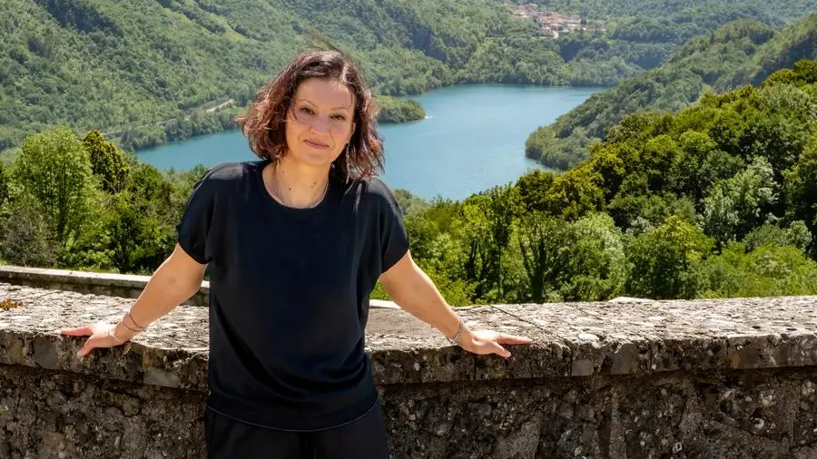Intervista alla scrittrice friulana Ilaria Tuti sul suo ultimo romanzo storico \"Ed è un poco  la notte  e un poco l’alba\"