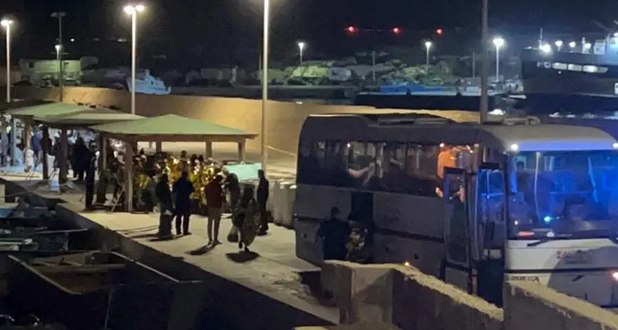 Ancora una tragedia nel Mediterraneo: una neonata morta per ipotermia dopo lo sbarco a Lampedusa
