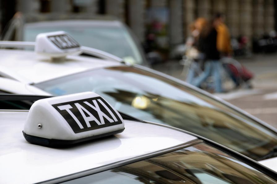 When a data center in Milan blocks taxis in other cities When a data center in Milan blocks taxis in other cities