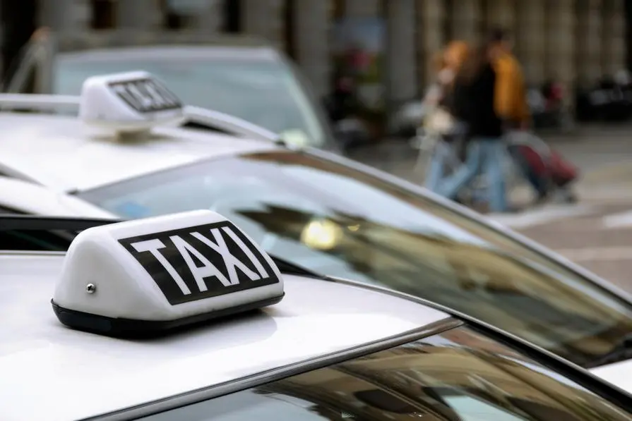 I taxi a Bologna e Torino sono rimasti fermi per quasi due giorni a causa di un gusto ad un data center a Milano. , Getty Images/iStockphoto
