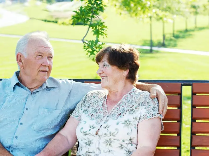 L’estate insieme a una persona con demenza: il decalogo della Federazione Alzheimer per le famiglie