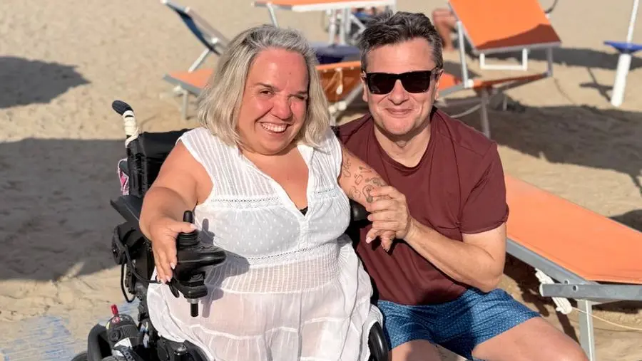 Disabilità e amore, Valentina e Michele contro i pregiudizi: «Non sono un benefattore, mi sono innamorato di lei»