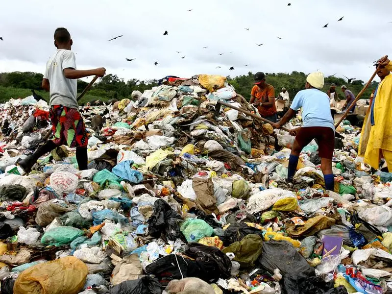 Moda, addio allo spreco: l'Europa mette al bando la distruzione dell'invenduto