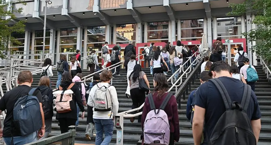 Gli auguri del direttore agli studenti: «Nessun algoritmo potrà sostituire un insegnante che crede in voi»
