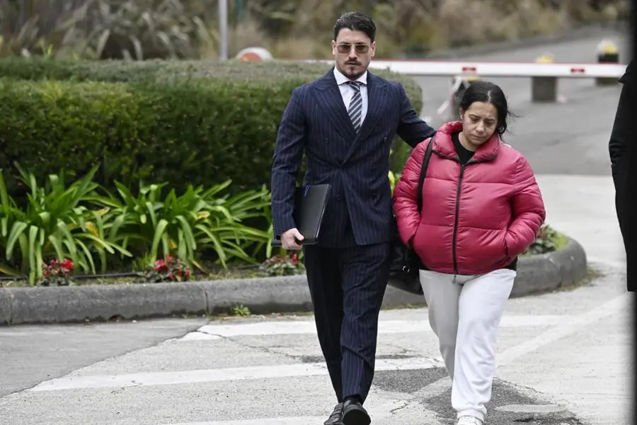 All'ospedale Monaldi di Napoli, la madre del bimbo Tommaso ricoverato in gravissime condizioni dopo il trapianto di un cuore danneggiato