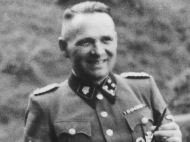 La storia vera di Rudolf Höss, il comandante di Auschwitz protagonista del film La zona di interesse