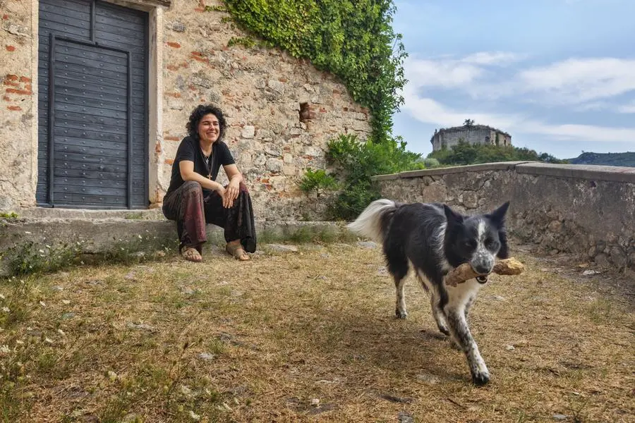 Sara mentre guarda giocare Bell. , Alessio Cassaro
