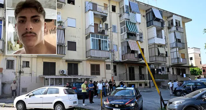 Ucciso per una lite su un campetto di calcio: l'appello di don Patriciello ai giovani, «Lasciatevi incantare dalla vita»