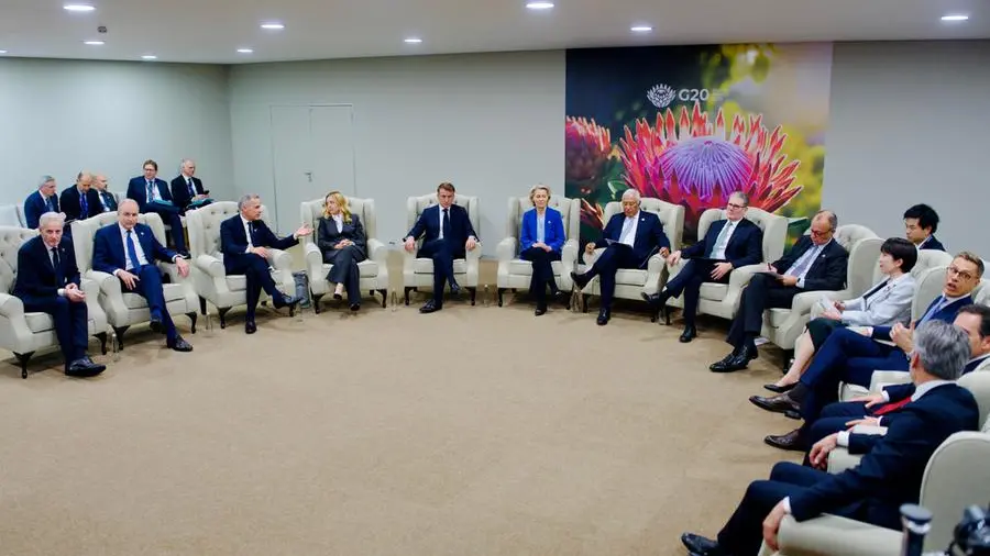 Quelle tre sedie vuote al G20