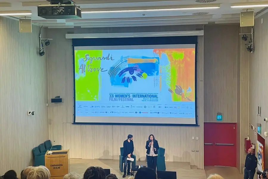 L'anteprima del documentario Sulla stessa barca a Sguardi Altrove – Women’s International Film Festival allo Iulm.
