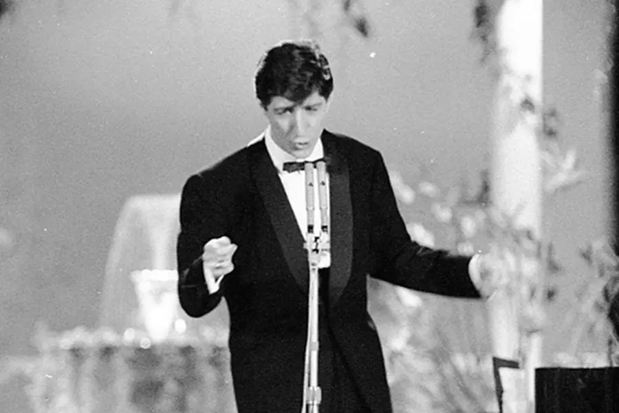 Giorgio Gaber in gara al Festival di Sanremo, gennaio 1961. ANSA