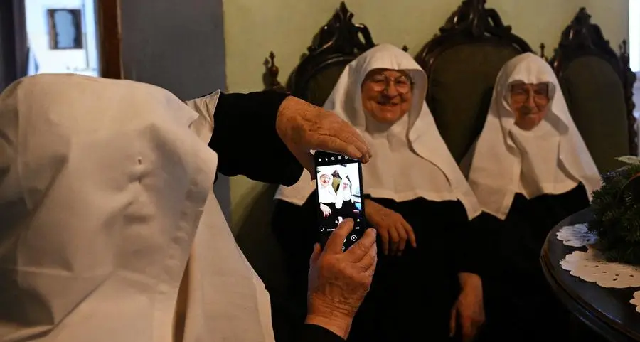 Salisburgo, la «grande fuga» delle suore ribelli: evadono dalla Rsa e occupano il convento a colpi di TikTok