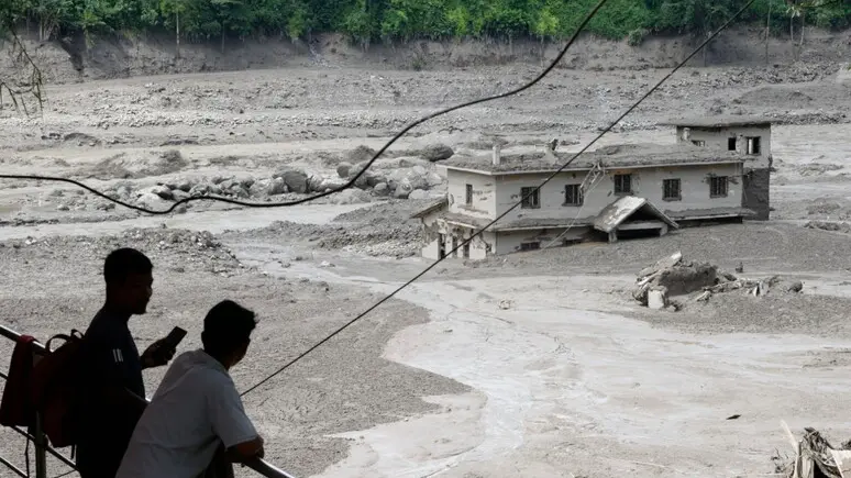 L’Himalaya che si scioglie e uccide: un anno dopo, la stessa tragedia