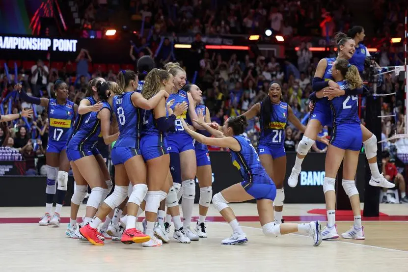 L\\'Italia femminile di pallavolo, l\\'esultanza delle neo campionesse del mondo 2025 , REUTERS