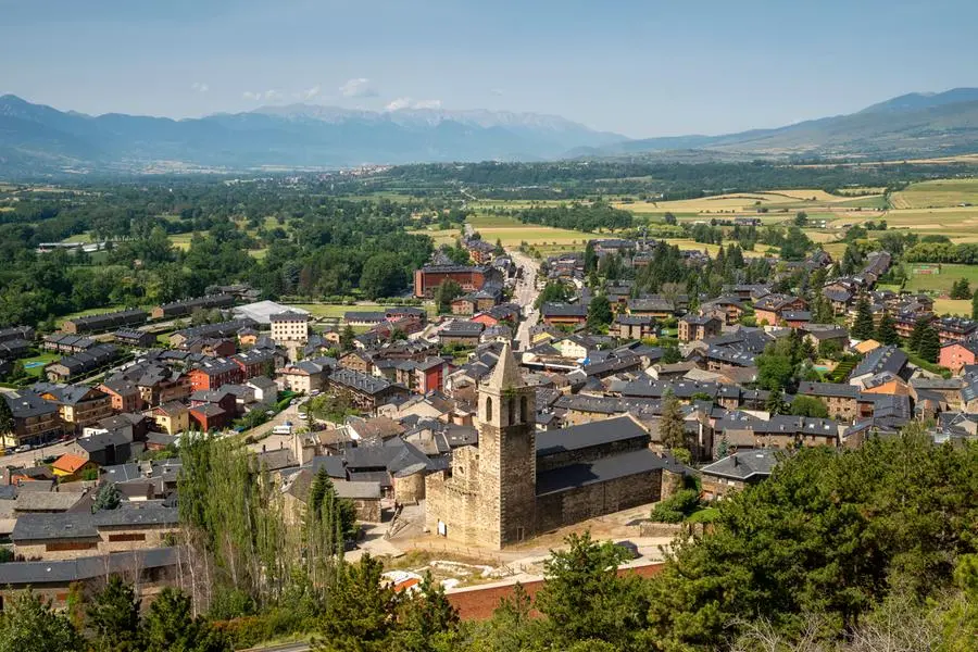 Llivia, la citt\\u00E0 spagnola nello stato francese , Getty Images
