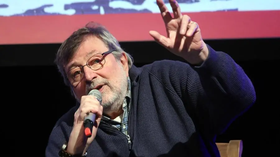 Addio a Francesco Guccini, il poeta delle parole che hanno attraversato generazioni