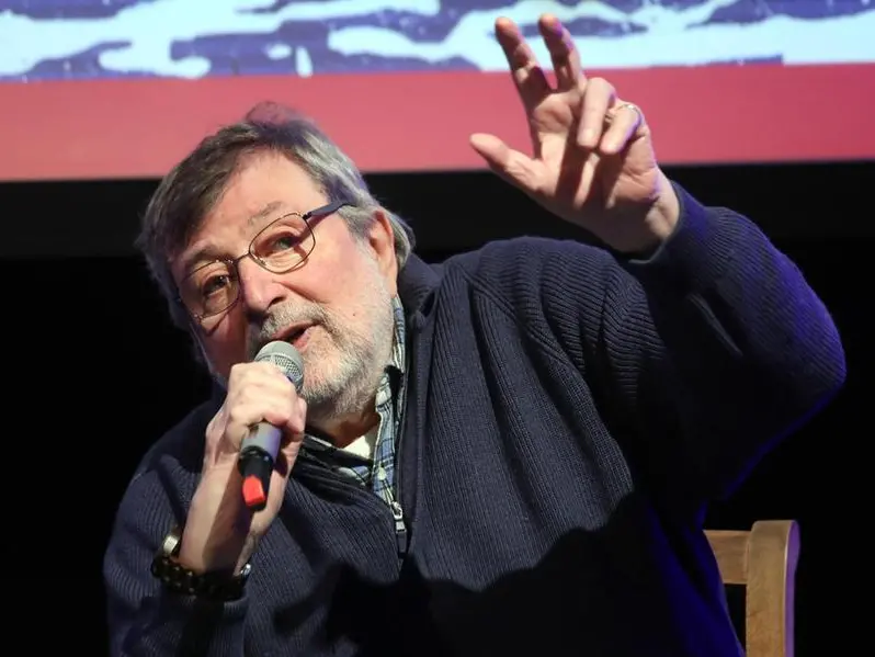 Addio a Francesco Guccini, il poeta delle parole che hanno attraversato generazioni
