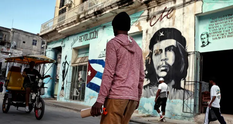 Cuba sull'orlo del collasso: la crisi energetica che è diventata catastrofe umanitaria