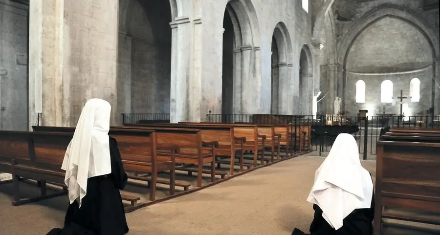 Forse la felicità: il “mistero” di giovani donne in monastero