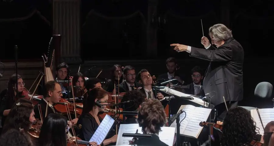 Riccardo Muti con gli strumenti del mare nel carcere di Opera