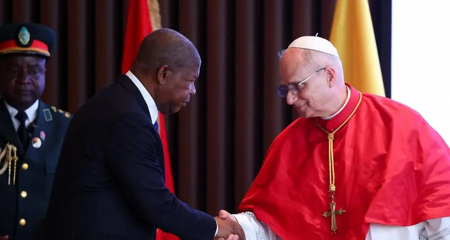 Il Papa in Angola: «Occorre rompere la catena di interessi che riduce la vita a merce di scambio»