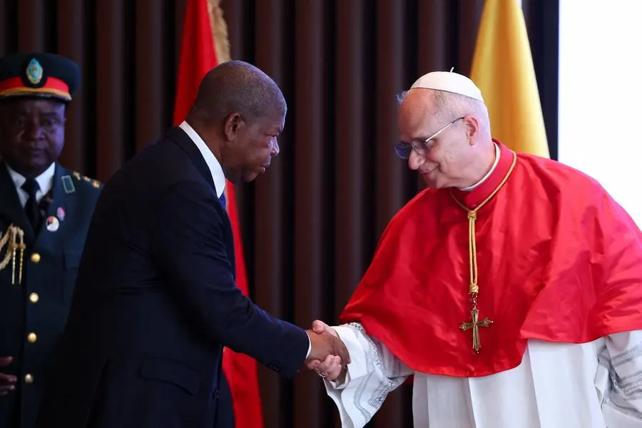 Papa Leone XIV con il presidente dell\\'Angola Joao Lourenco a Luanda. , REUTERS