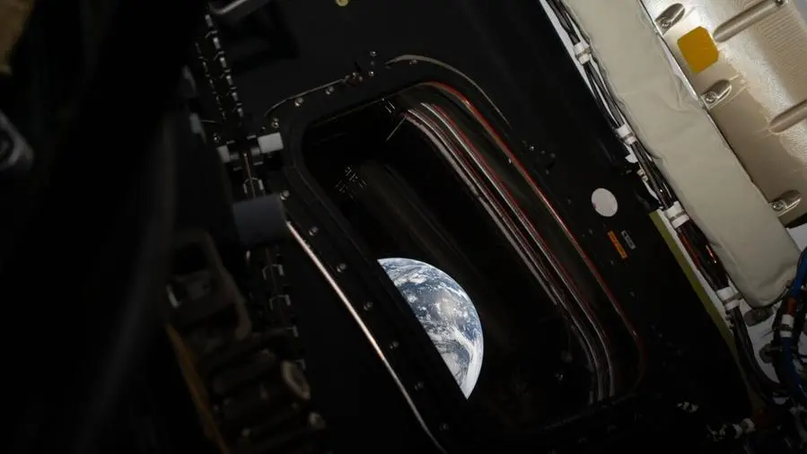 Il punto più lontano della storia umana: Artemis II porta quattro astronauti oltre ogni record